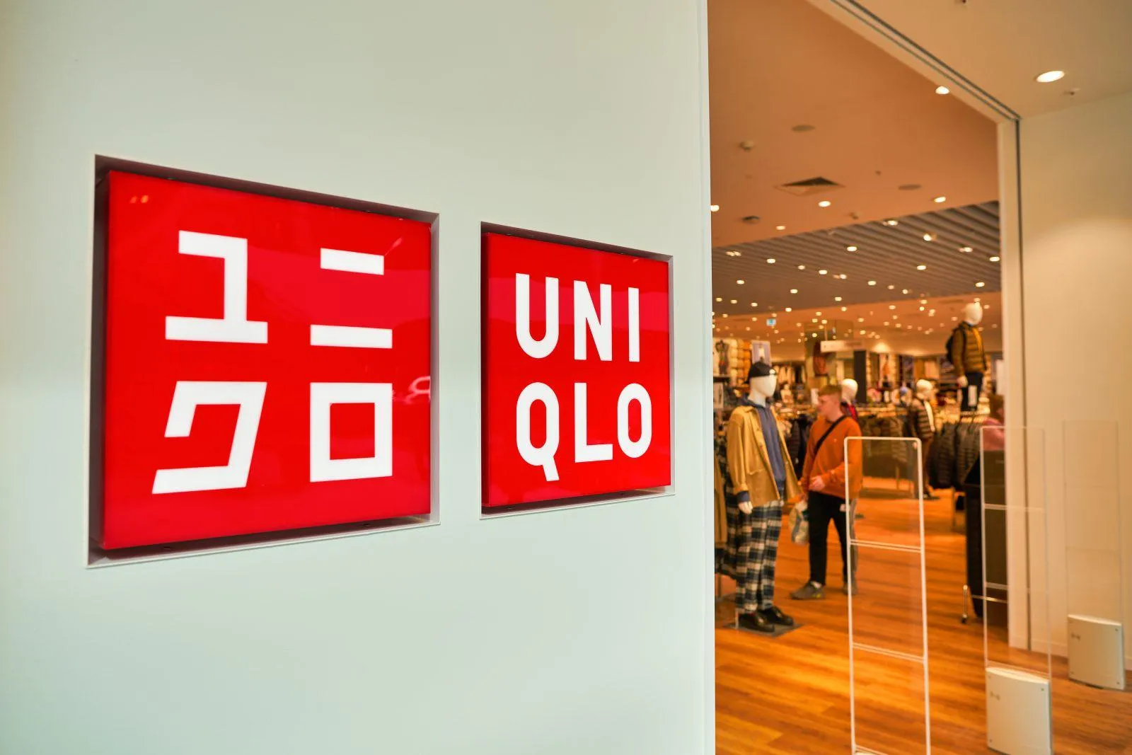 Quảng cáo 'xanh' nhưng thiếu bằng chứng: Bài học đắt giá từ UNIQLO, Adidas và Calvin Klein