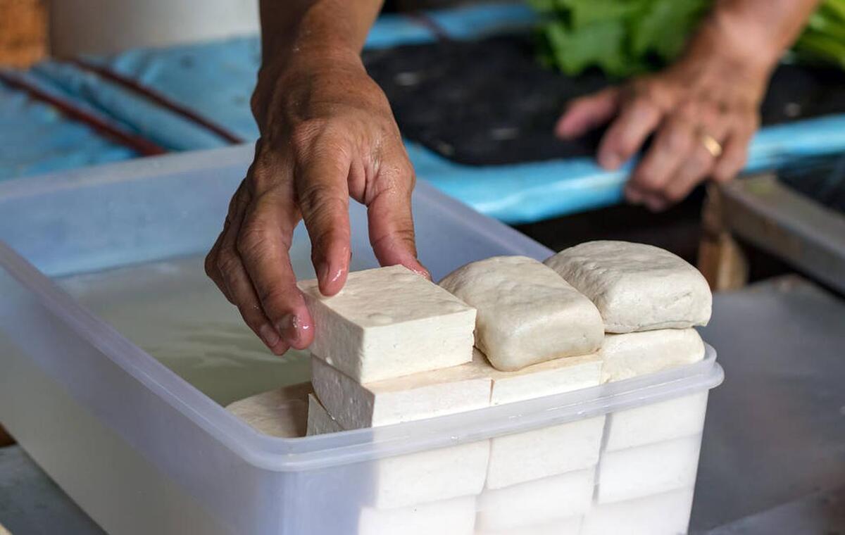 Mua đậu phụ ngon không khó: Chỉ cần nhìn kỹ 3 dấu hiệu, người bán cũng khó 'qua mặt'