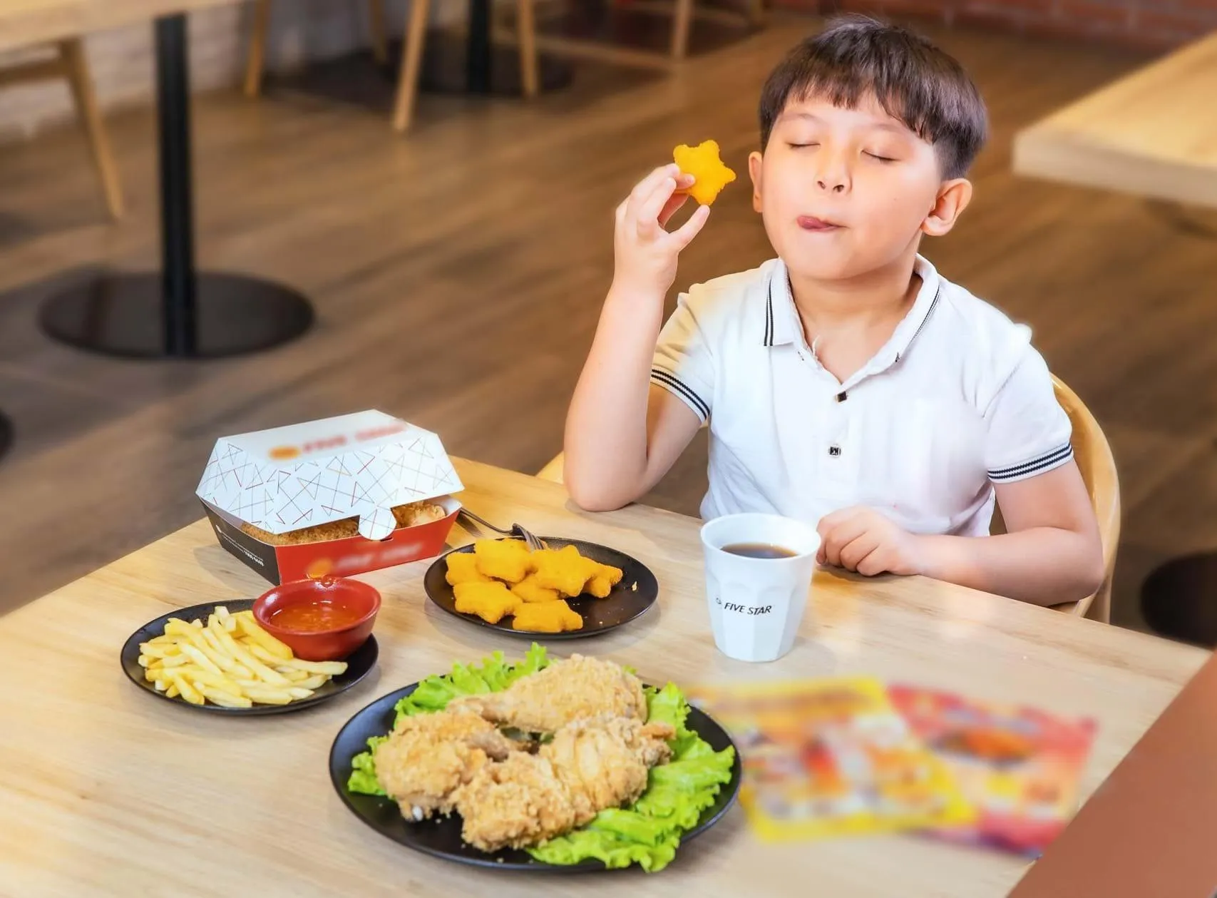 Đừng để con ăn quá nhiều 5 thực phẩm này: Não bộ có thể bị ảnh hưởng theo cách ít ai ngờ