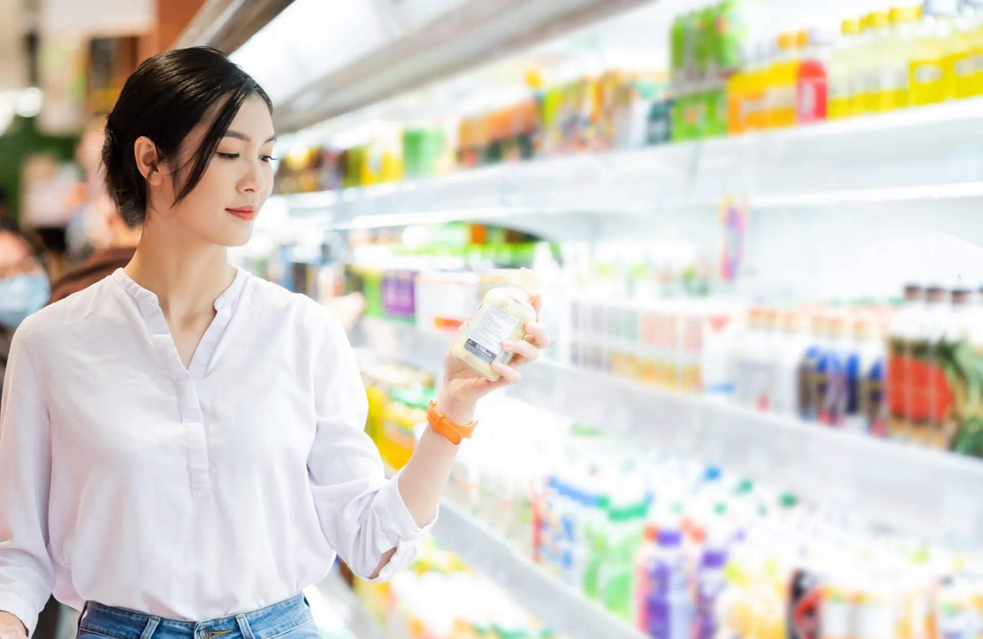 Muốn tiết kiệm thông minh, đừng cắt giảm 5 khoản chi này kẻo 'tiền mất tật mang'