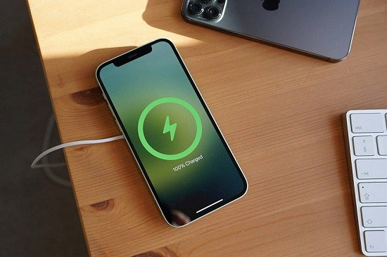 5 cài đặt nên tắt nếu muốn pin điện thoại bền lâu hơn: Nhiều người vẫn để mặc định mà không biết
