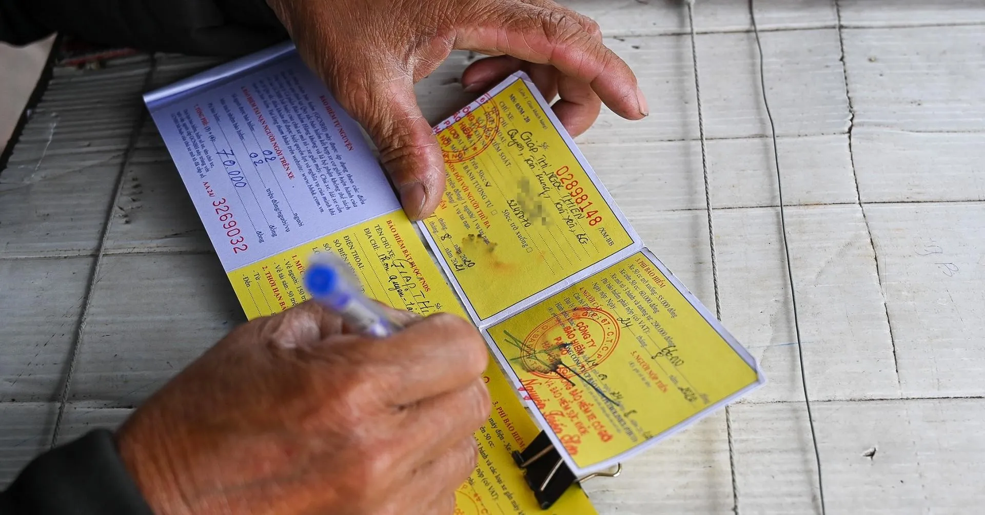 Nhiều người không biết: Đóng bảo hiểm xe máy vẫn có thể được hoàn tiền trong trường hợp này