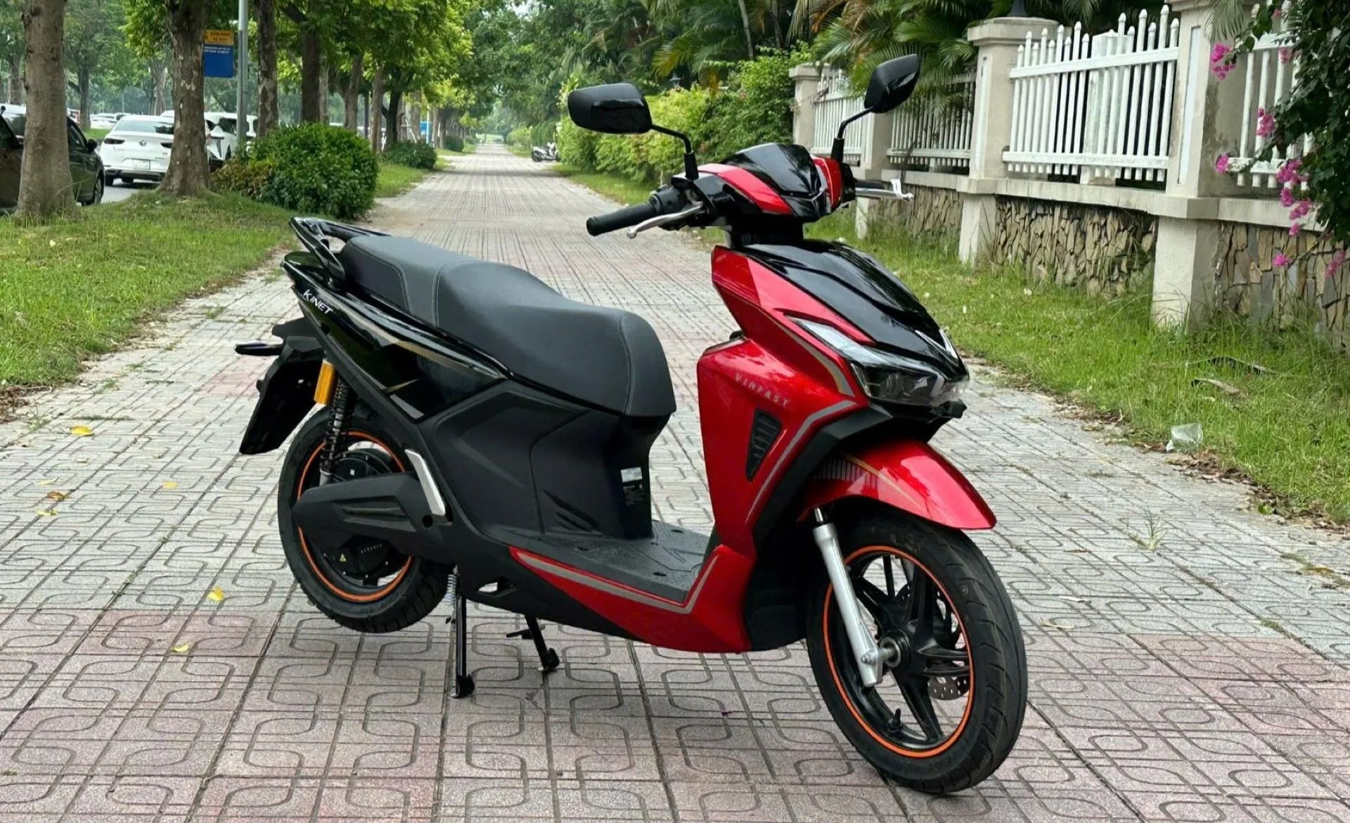VinFast Kinet ghi điểm toàn diện với khả năng tăng tốc cực 'bốc'  và đổi pin trong 1 phút