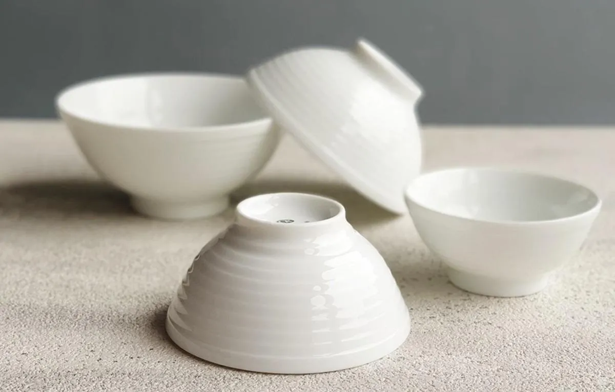 Dấu hiệu cho thấy bát ăn đã xuống cấp, nên thay ngay để đảm bảo an toàn