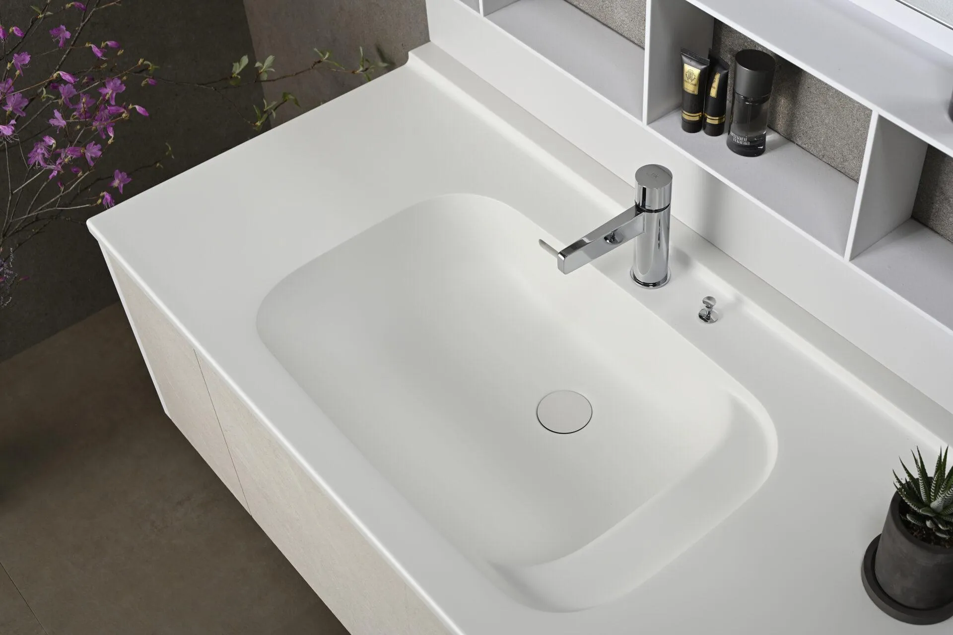 Bồn rửa mặt không nhất thiết phải ở nhà vệ sinh: 4 cách bố trí vừa đẹp vừa tối ưu diện tích