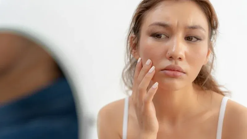 5 thói quen nhiều người mắc mỗi ngày khiến da mãi xỉn màu, skincare kỹ vẫn khó trắng