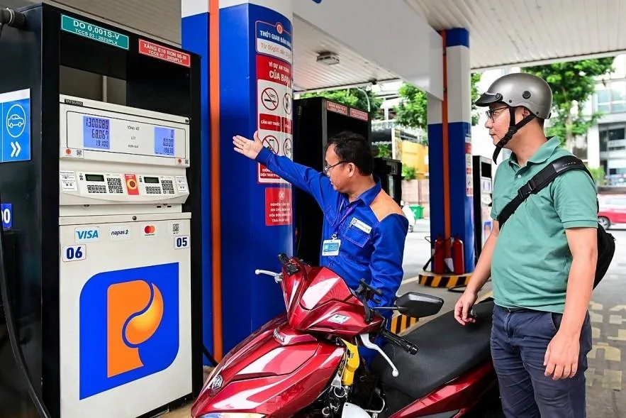 Giá xăng dầu đồng loạt giảm, xăng E10 giảm hơn 500 đồng/lít