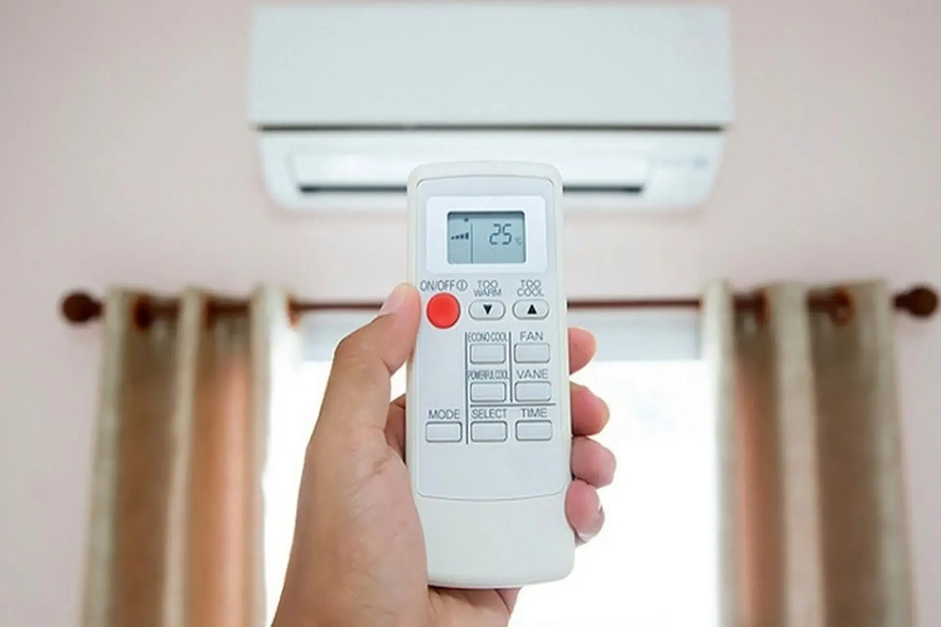 Ngồi điều hòa cả ngày: 7 điều nên làm để da không khô, người không mệt