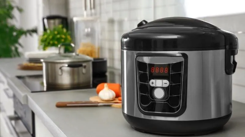 Có nên rút điện nồi cơm ngay sau khi nấu? Cách dùng nào vừa tiết kiệm điện vừa giữ cơm ngon?