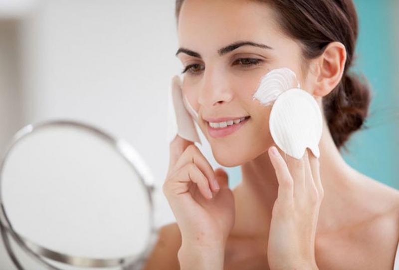 Chăm da càng nhiều càng dễ phản tác dụng: 5 sai lầm khiến da nhạy cảm, dễ nổi mụn