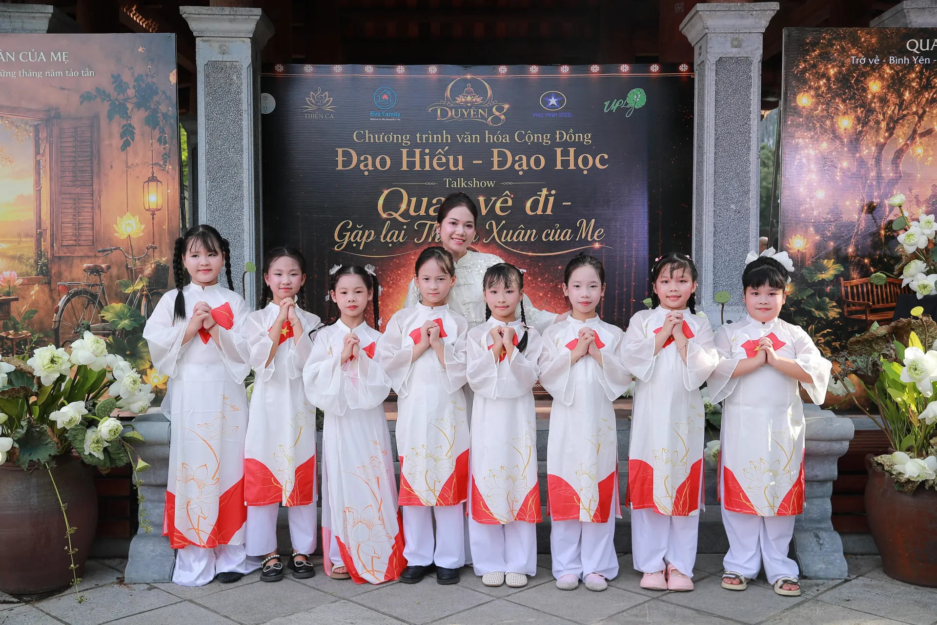 Nghệ thuật được sử dụng như một phương thức giáo dục, giúp những giá trị về gia đình, lòng yêu nước và tinh thần học tập được truyền tải gần gũi đến các em nhỏ.