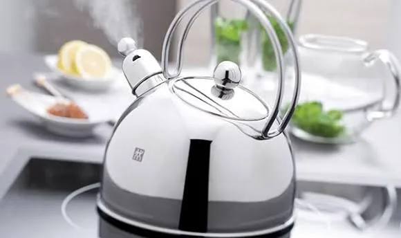 3 thói quen đun nước uống tưởng vô hại nhưng nên bỏ ngay