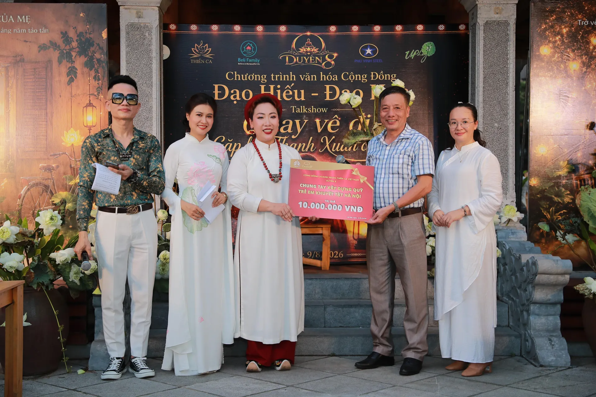 Duyên 8 là hành trình tiếp nối 16 năm của Cộng đồng Doanh nhân Thiền Ca Việt Nam. Từ kết nối doanh nhân yêu văn hóa, cộng đồng từng bước mở rộng sang các hoạt động giáo dục, nghệ thuật, thiện nguyện và phụng sự xã hội.