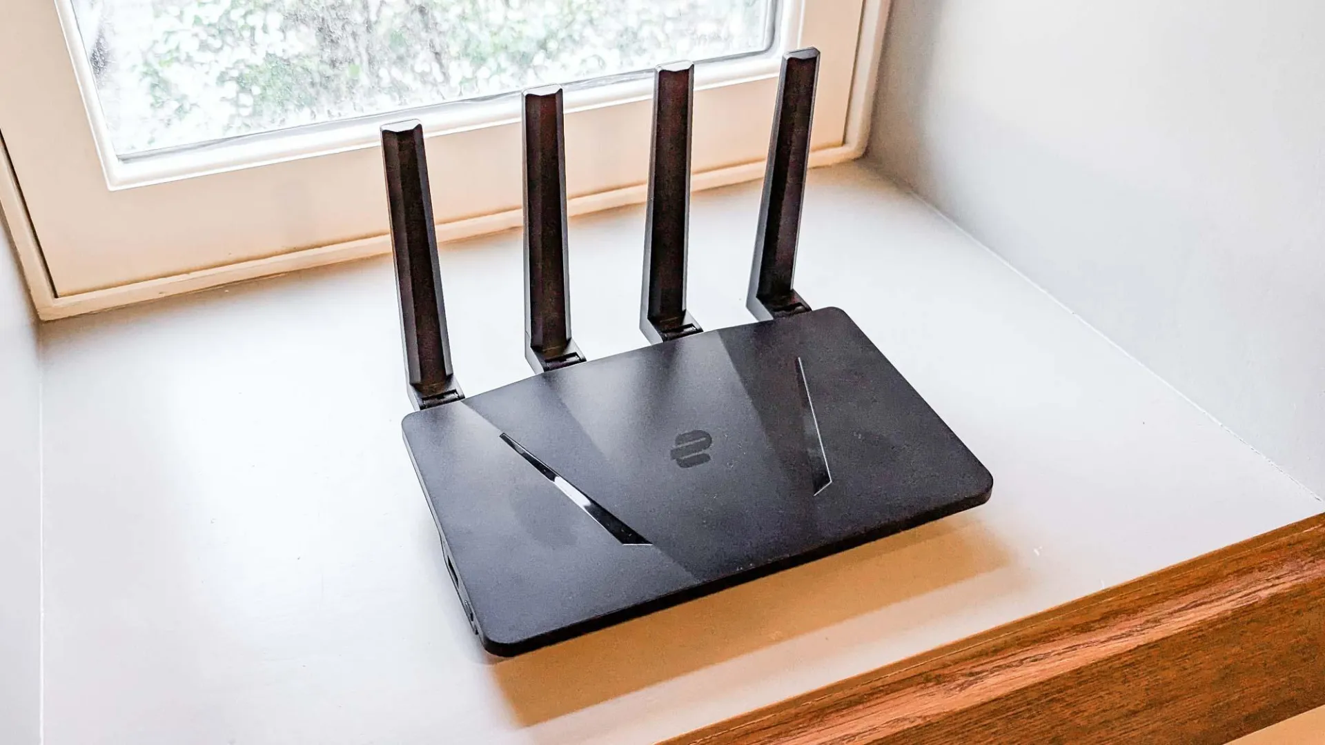 Nhà một tầng và nhiều tầng: Đặt ăng-ten Wi-Fi thế nào để sóng phủ đều, ít 'điểm mù'?
