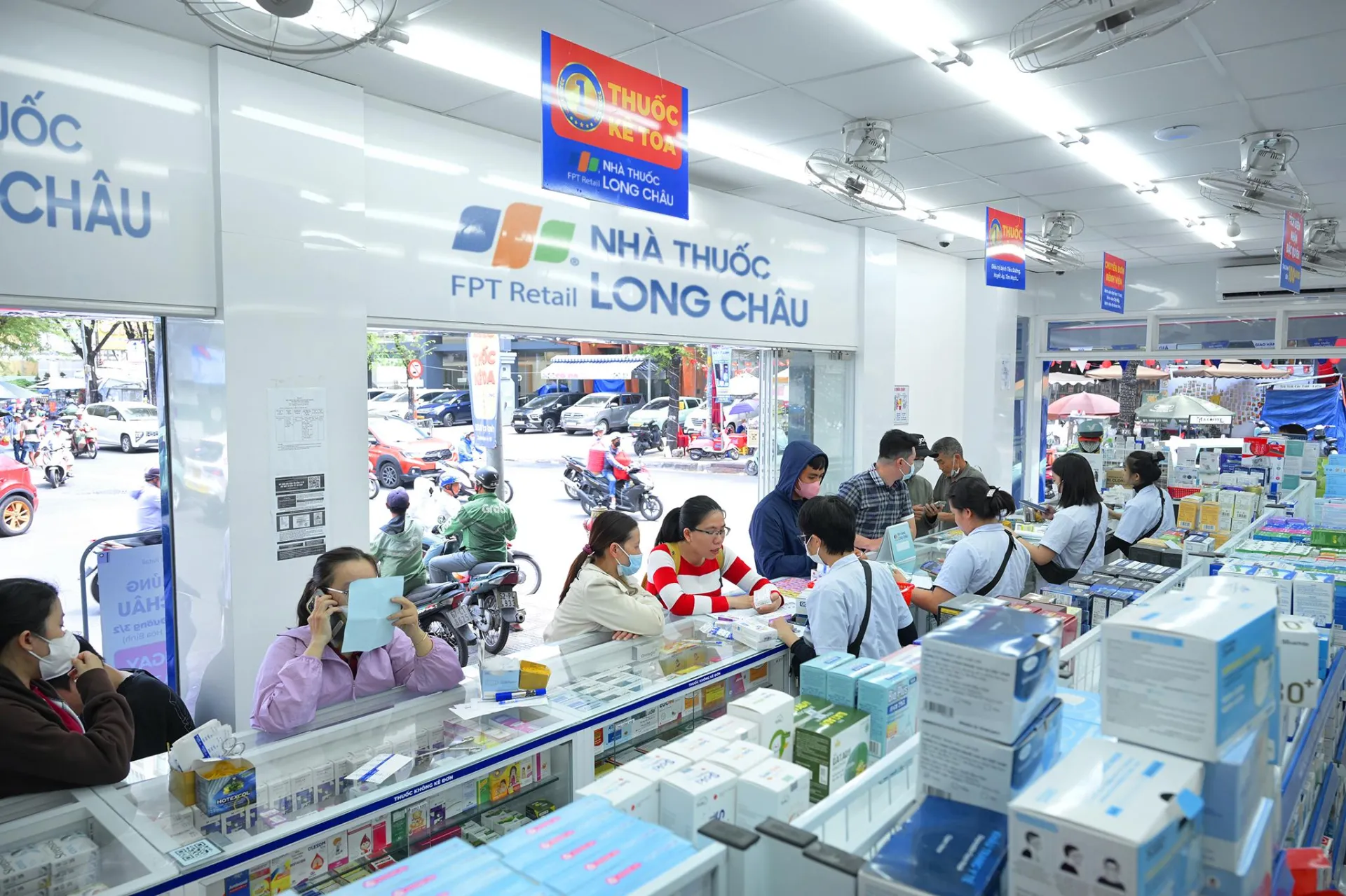 Người dân thêm an tâm: Thuốc mới điều trị Covid-19 được FDA phê duyệt cho bệnh nhân có nguy cơ trở nặng nay đã có mặt tại Long Châu