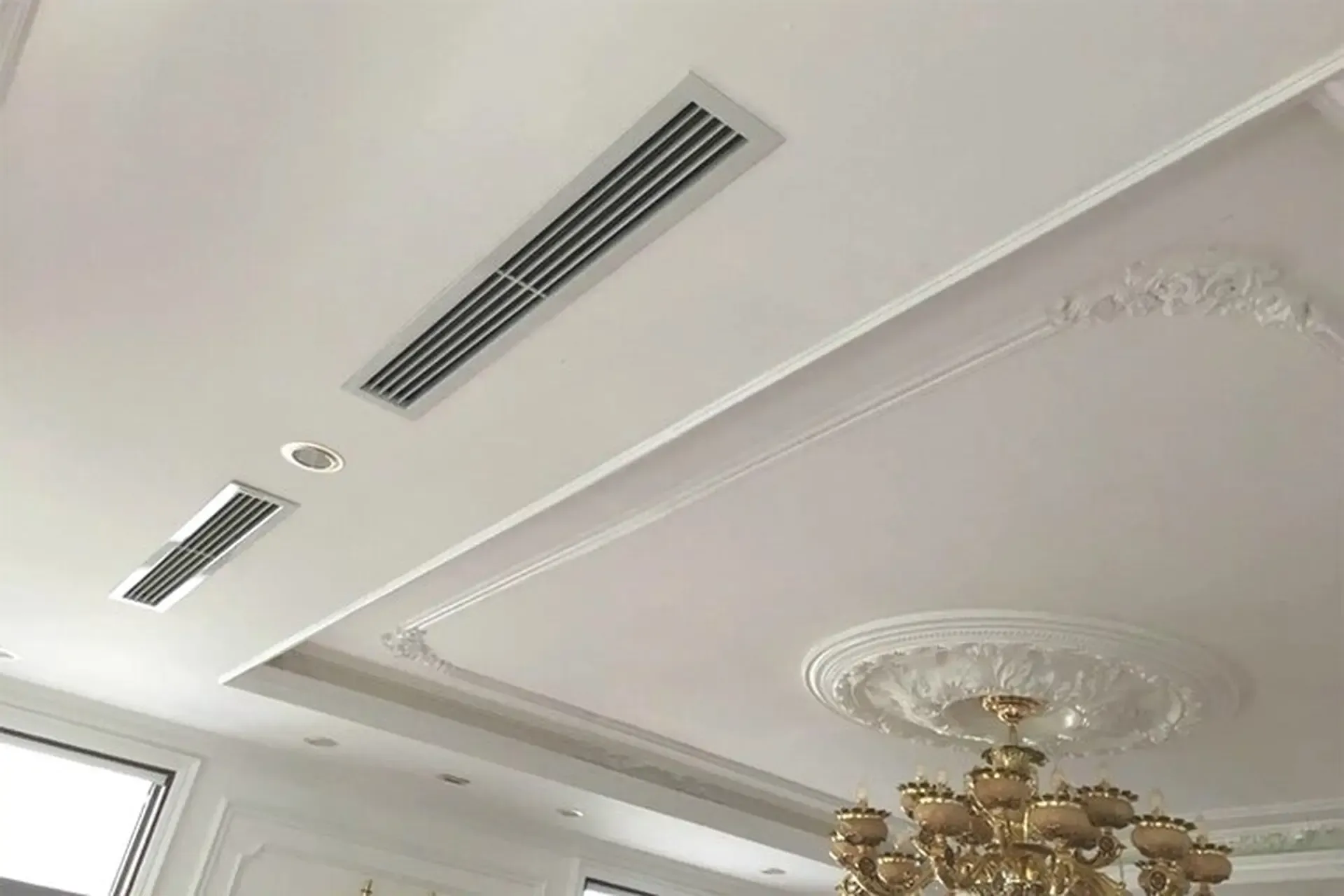 Vì sao ngày càng gia đình chọn điều hòa âm trần? 3 ưu điểm đáng cân nhắc