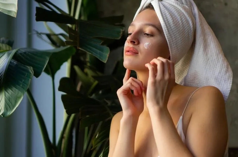 Muốn da đẹp nhưng liên tục đổi skincare? Đây có thể là lý do khiến bạn mãi chưa thấy hiệu quả