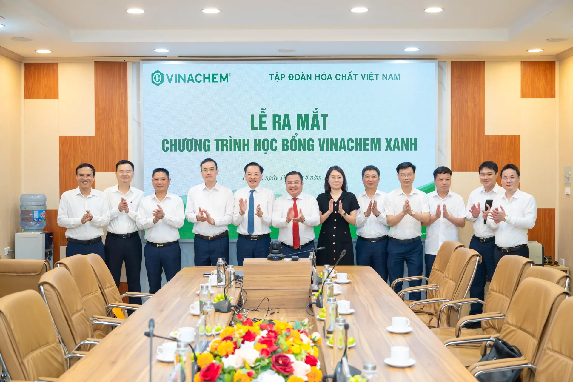 Dành 50 tỉ đồng học bổng Vinachem xanh, ưu tiên phát triển nhân lực vì một nền hóa chất xanh