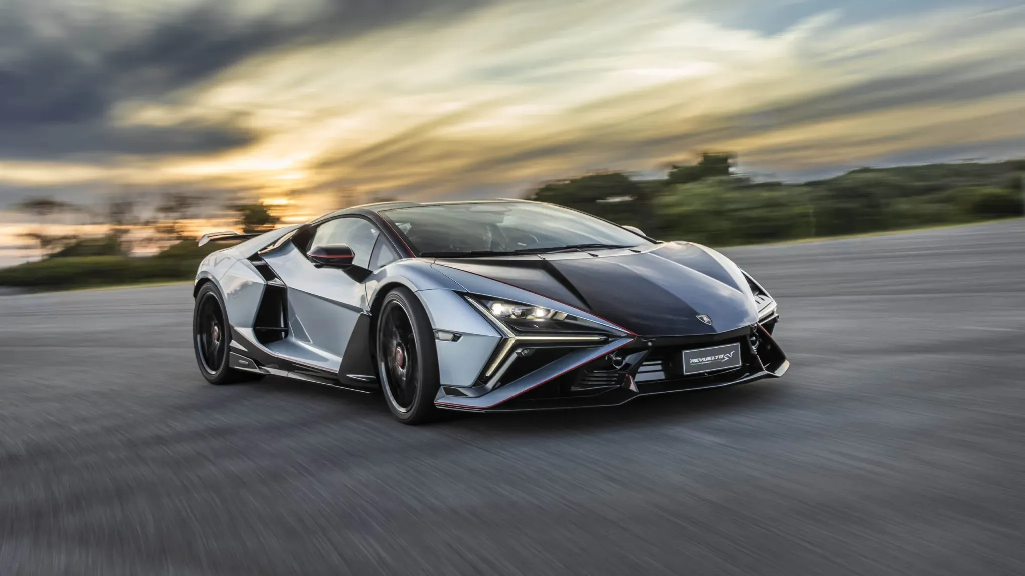 1.065 mã lực, 345 km/h: Lamborghini vừa tạo ra 'quái vật' mới khiến giới mê xe choáng ngợp