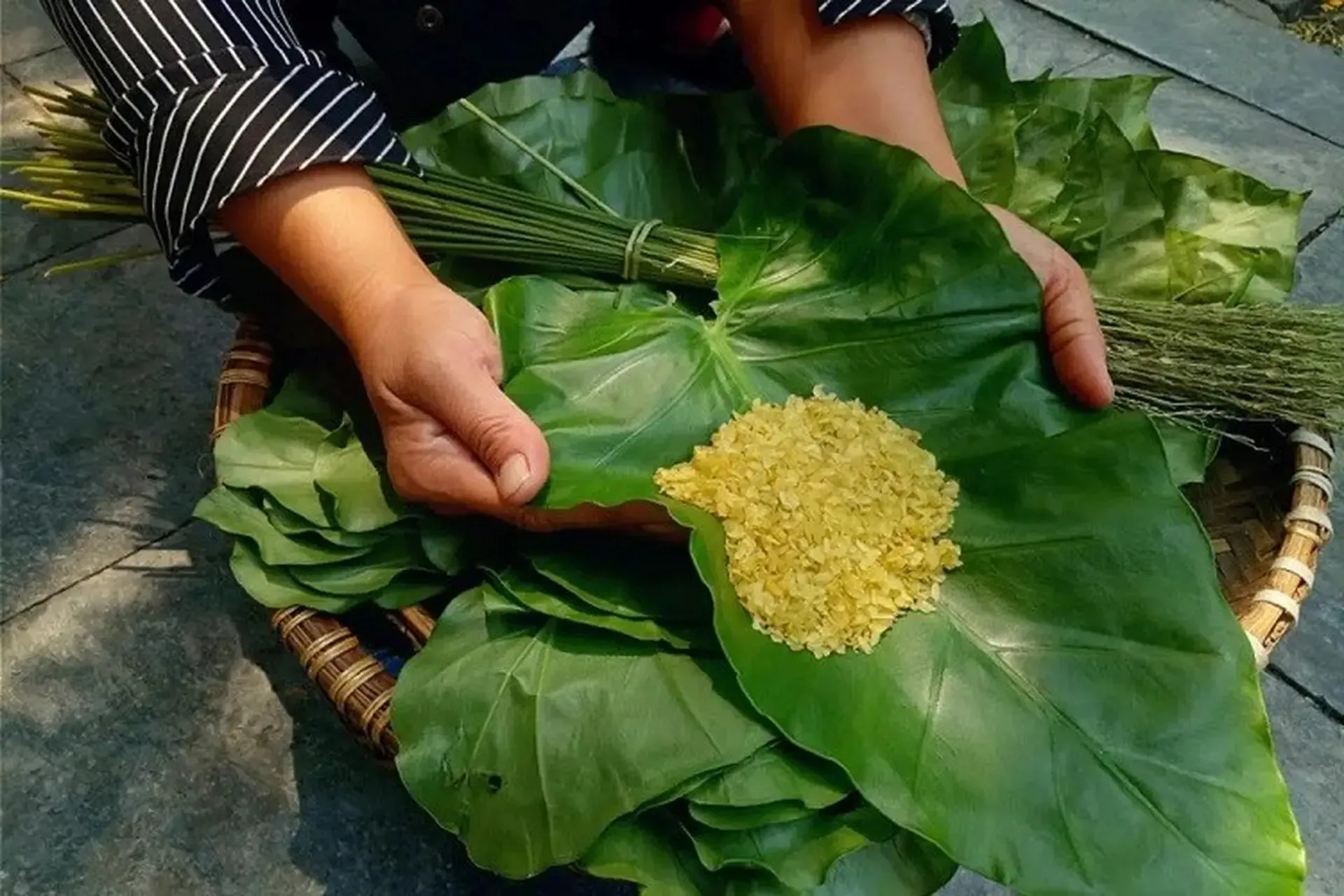 Hà Nội vào thu, đừng chỉ ngắm phố: Có 4 món ngon ăn một lần là nhớ mãi