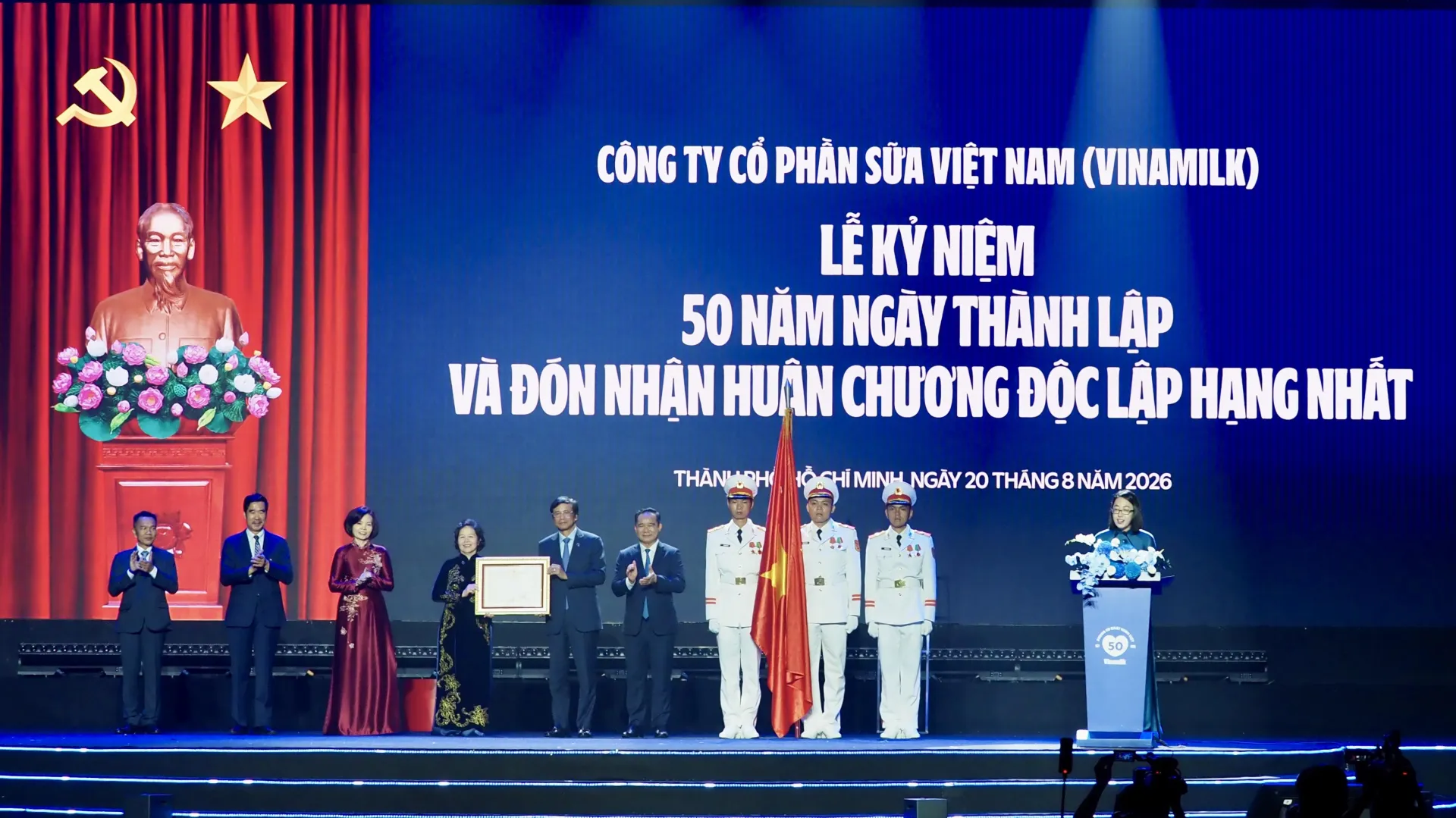 Sau danh hiệu Anh hùng Lao động, Vinamilk tiếp tục đón nhận Huân chương Độc lập hạng Nhất