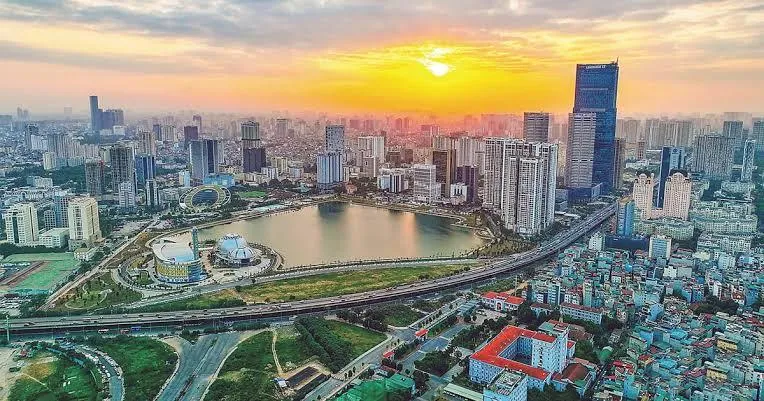 Thêm nguồn cung, giá nhà vẫn 'neo' cao: Người mua nhà biết chờ đến bao giờ?