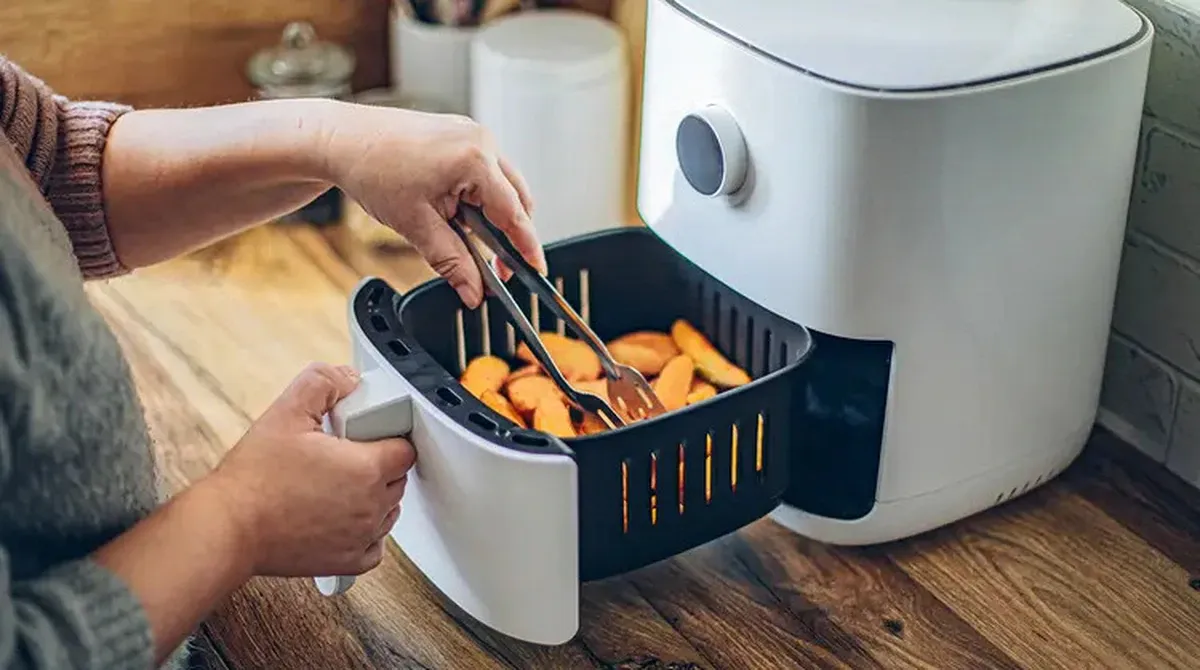 5 lỗi cần bỏ ngay khi dùng nồi chiên không dầu: Món ăn kém ngon, nồi lại dễ hỏng