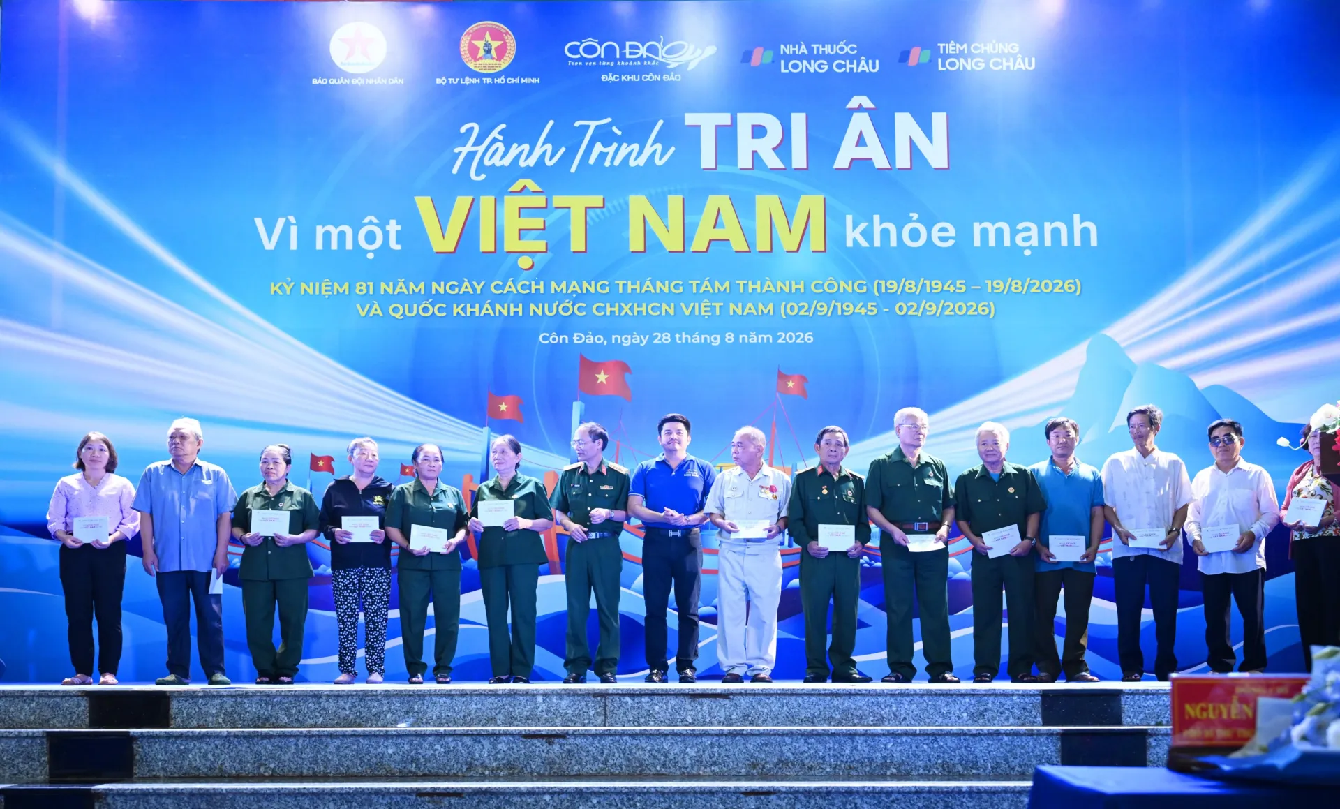 Trước thềm Quốc khánh 2/9, Long Châu đồng hành cùng Báo Quân đội nhân dân chăm sóc sức khỏe, tri ân người có công tại đặc khu Côn Đảo