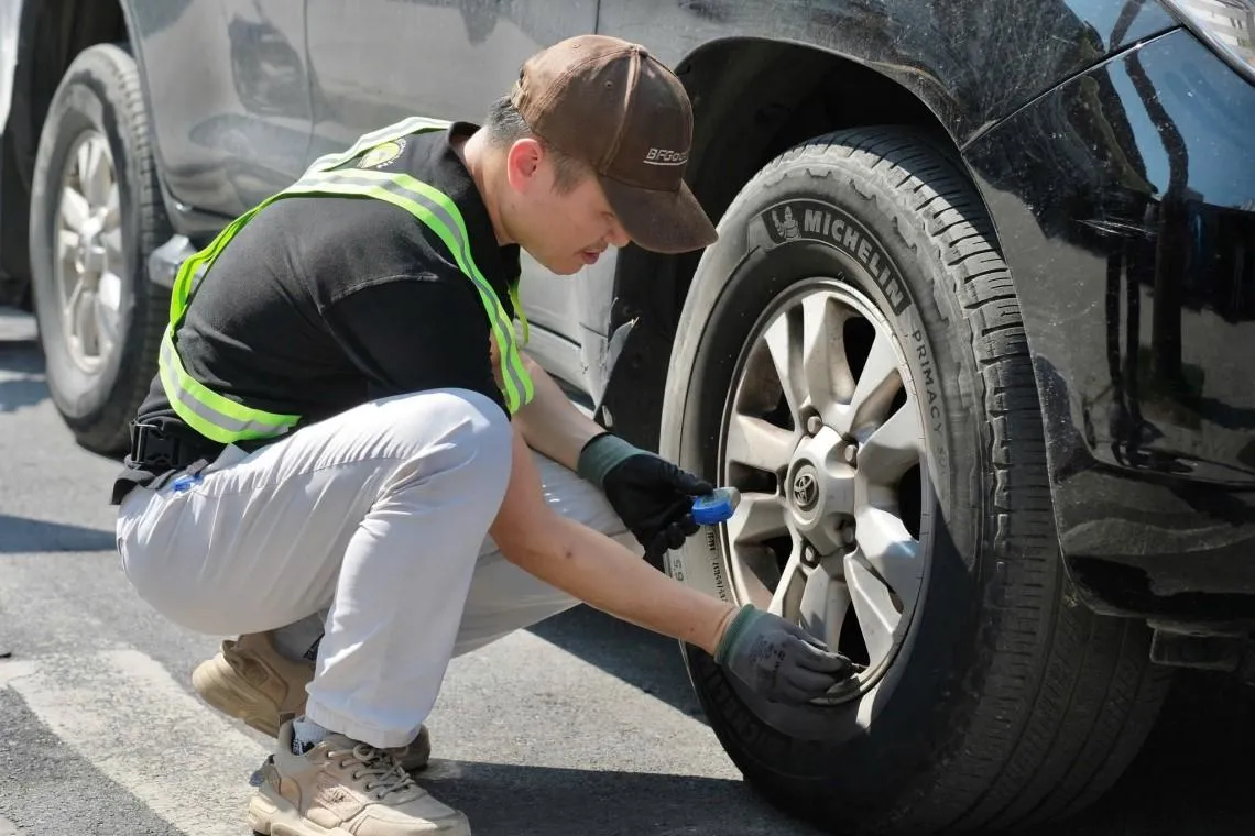 Bí quyết lái xe ô tô đường dài an toàn: 5 hạng mục cần kiểm tra ngay tại nhà trước khi xuất phát