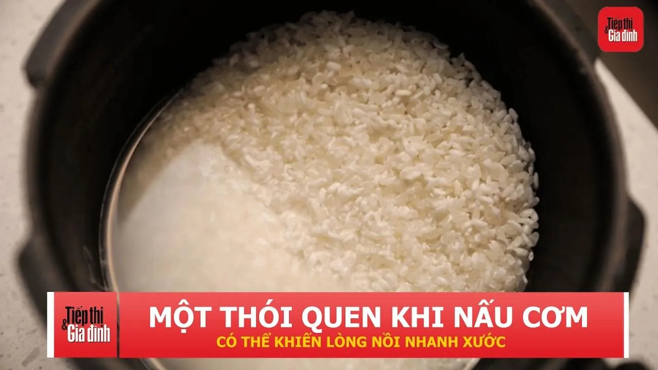 Vo gạo ngay trong nồi cơm điện, thói quen nhỏ có thể làm nhanh hỏng lòng nồi