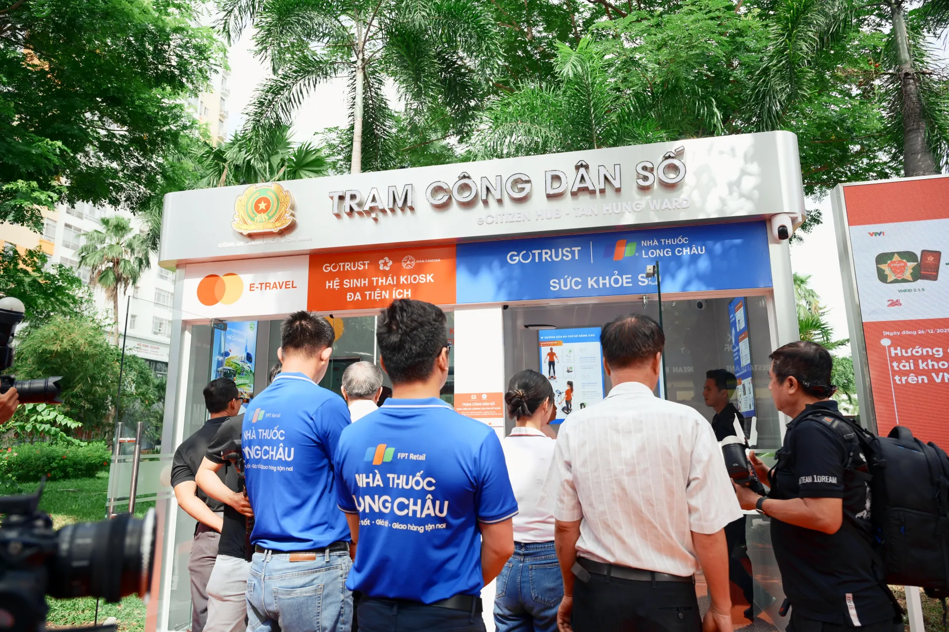 Long Châu đồng hành triển khai tiện ích y tế số tại 168 Trạm Công dân số ở TP. Hồ Chí Minh, đưa dịch vụ y tế số đến “gần dân, sát dân” hơn