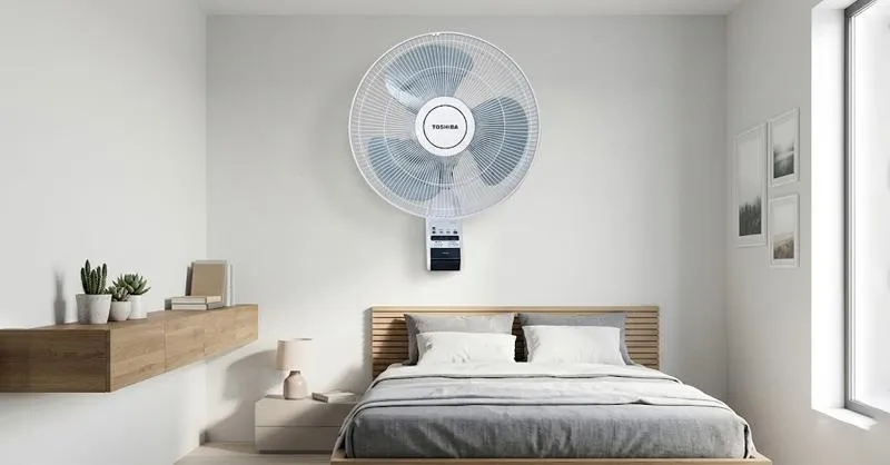 Vì sao nhiều gia đình vẫn ưu tiên quạt treo tường thay vì chỉ dùng điều hòa?