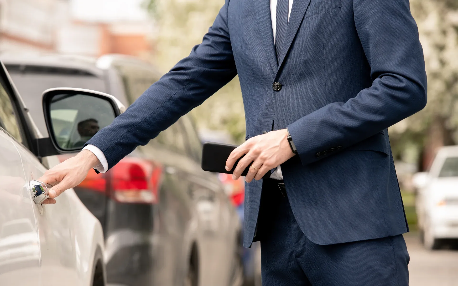 Lần đầu thuê xe tự lái: 8 điều cần lưu ý để đảm bảo an toàn, tránh mất tiền oan
