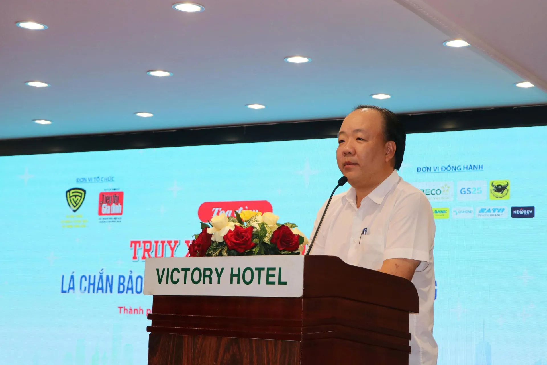Truy xuất nguồn gốc: Là khả năng quản lý thông tin xuyên suốt chuỗi cung ứng, sử dụng dữ liệu để kiểm soát chất lượng sản phẩm