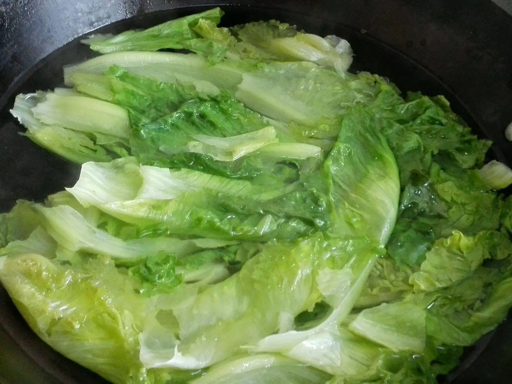 Chần rau trước khi nấu chưa chắc tốt: 3 loại chần lâu càng kém ngon, lại mất chất