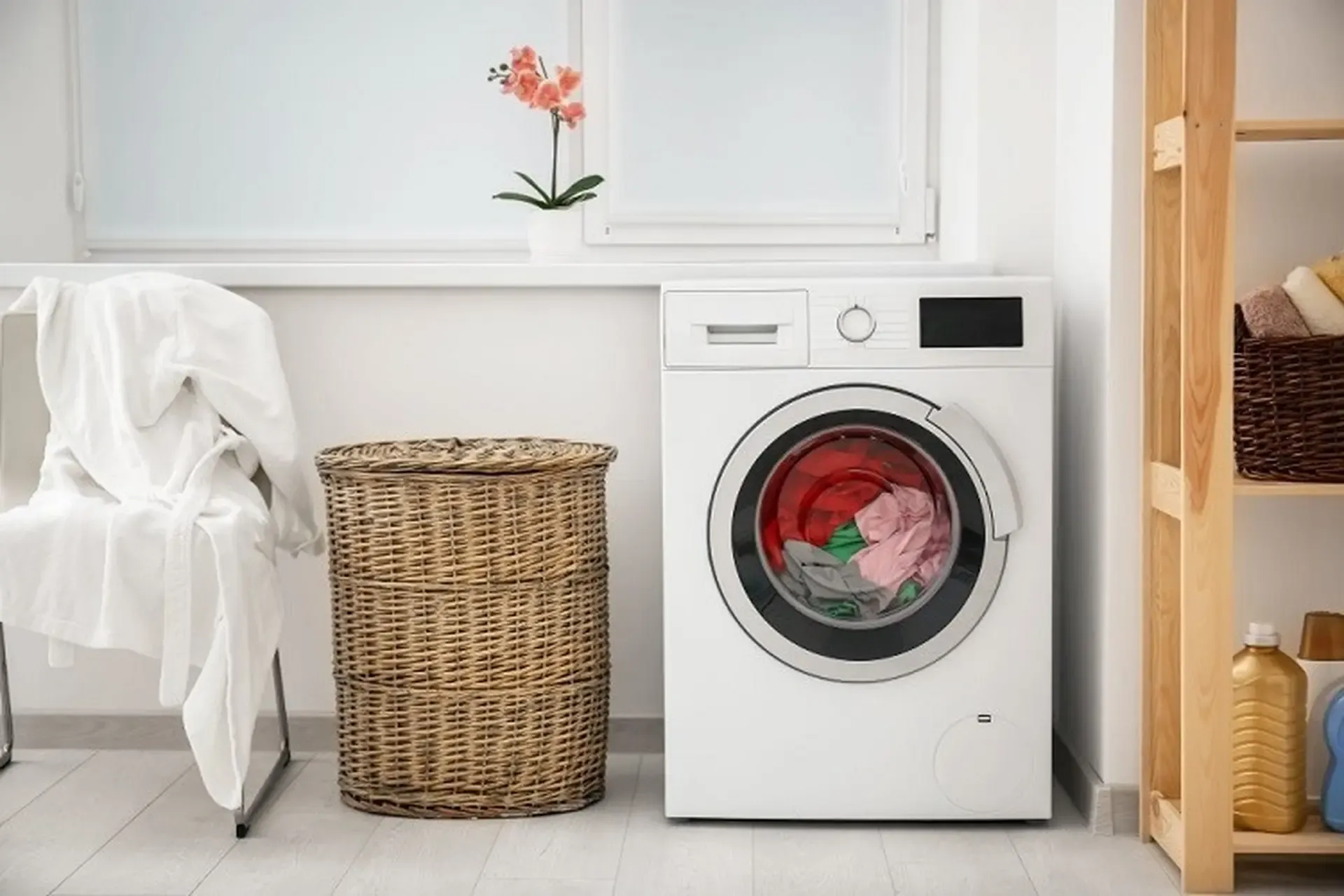 Mưa ẩm kéo dài, chọn máy sấy quần áo thế nào cho đáng tiền?