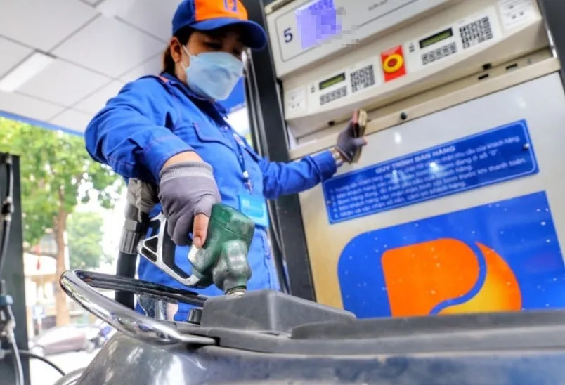 Giá xăng dầu tiếp tục tăng, dầu diesel lên sát 30.000 đồng/lít