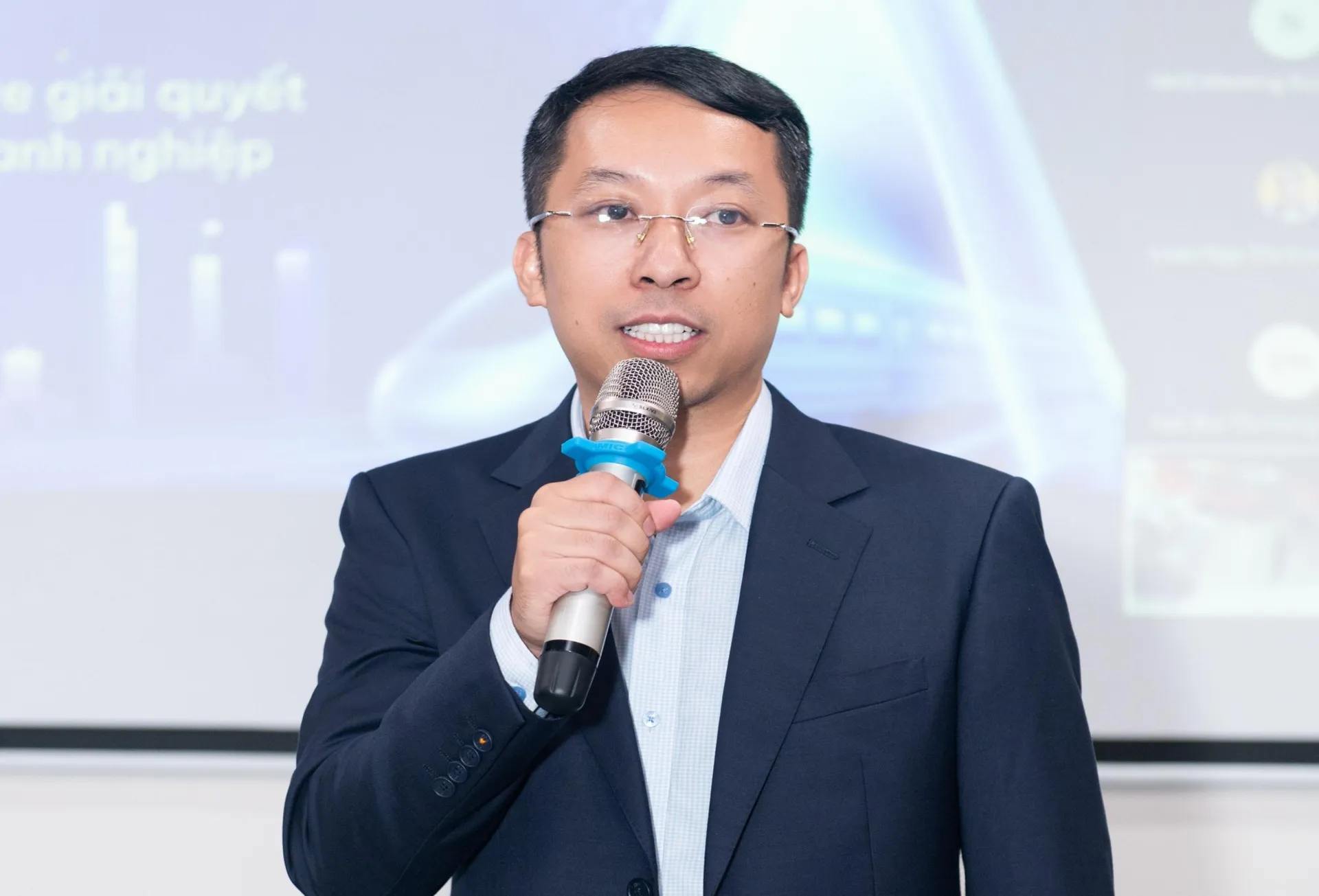 Giám đốc Khối Công nghệ Thông tin SHB cùng các lãnh đạo công nghệ bàn về AI tại CIO Summit 2026