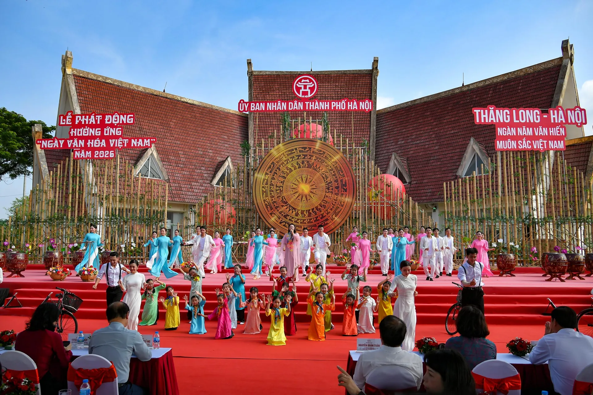 Đây là năm đầu tiên “Ngày Văn hóa Việt Nam” được tổ chức, mở đầu chuỗi hoạt động văn hóa diễn ra trên địa bàn Thủ đô đến ngày 24-11.