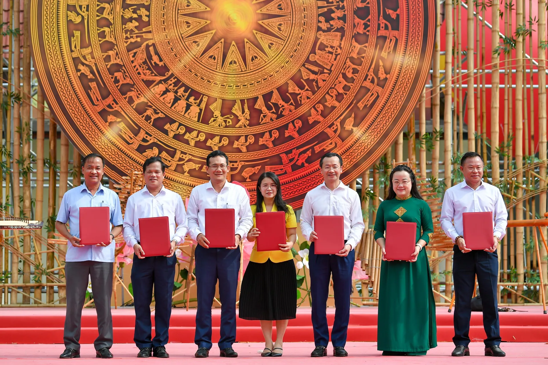 Một dấu mốc quan trọng của chương trình là lễ ký kết Quy chế phối hợp giữa Hà Nội và 10 tỉnh, thành phố gồm Thái Nguyên, Tuyên Quang, Phú Thọ, Sơn La, Gia Lai, Quảng Ngãi, Khánh Hòa, Đắk Lắk, thành phố Huế và thành phố Cần Thơ.