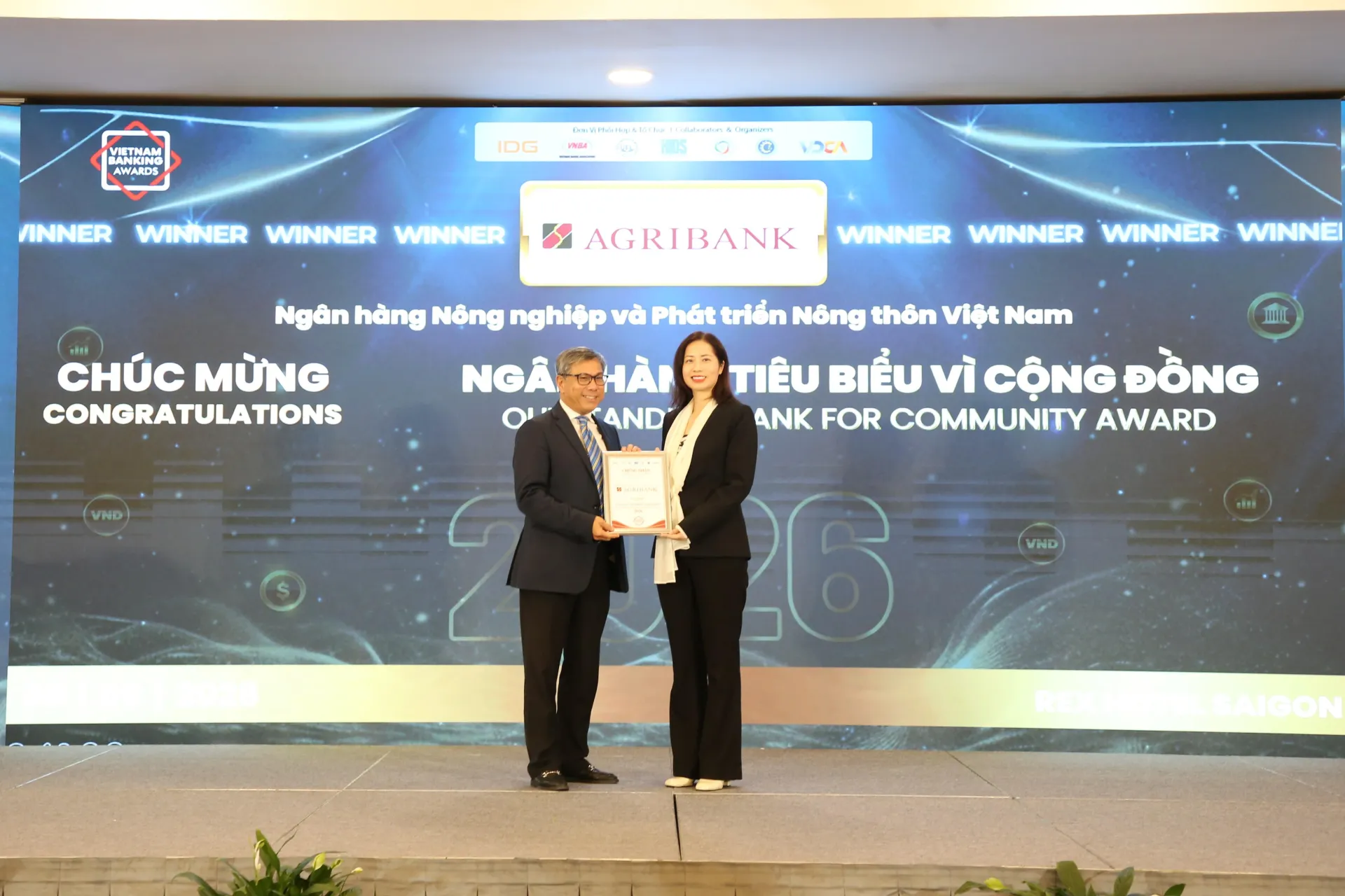 Agribank được vinh danh 3 giải thưởng Ngân hàng Việt Nam tiêu biểu 2026