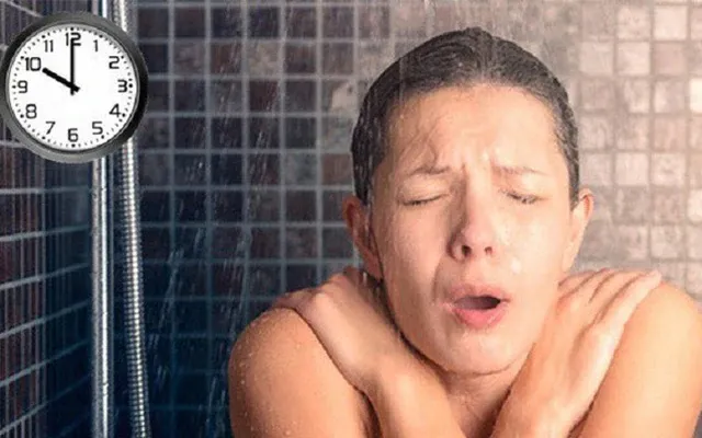 Sau 22 giờ có nên tắm? 5 điều cần biết để tránh rước họa vào người