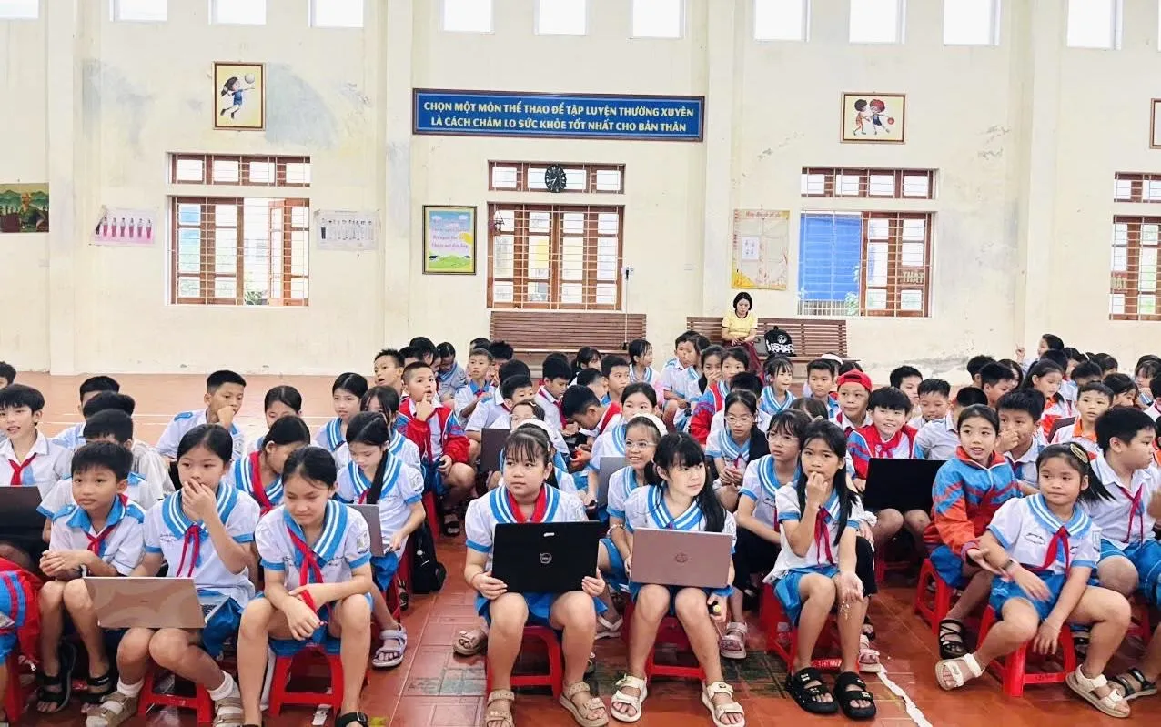 Chương trình “Trải nghiệm lập trình – Khám phá thế giới công nghệ” tại Trường Tiểu học Cổ Đạm – Phân hiệu 1 đã thu hút đông đảo các em học sinh tham gia, mở ra cơ hội tiếp cận với kiến thức công nghệ và lập trình