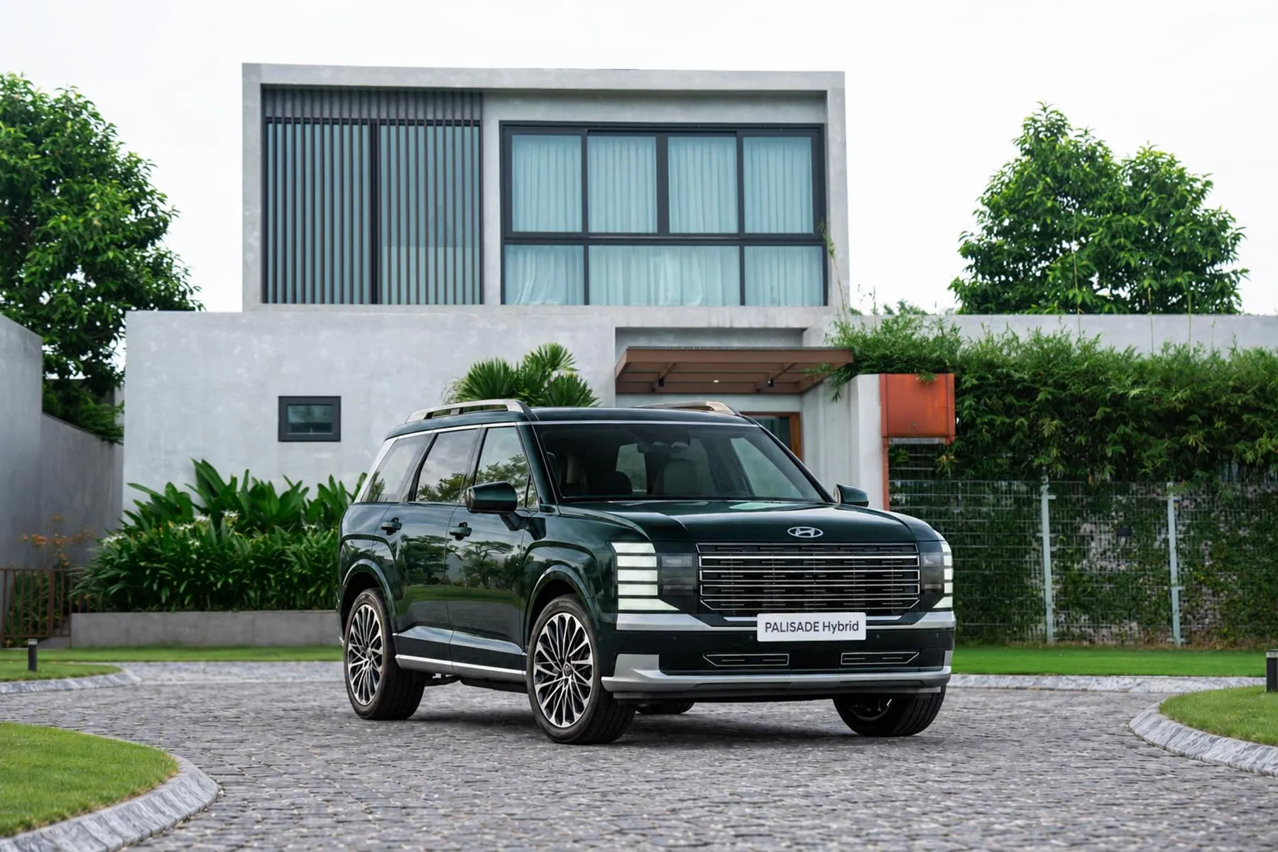 Hyundai Thành Công công bố giá bán Hyundai Palisade Hybrid hoàn toàn mới
