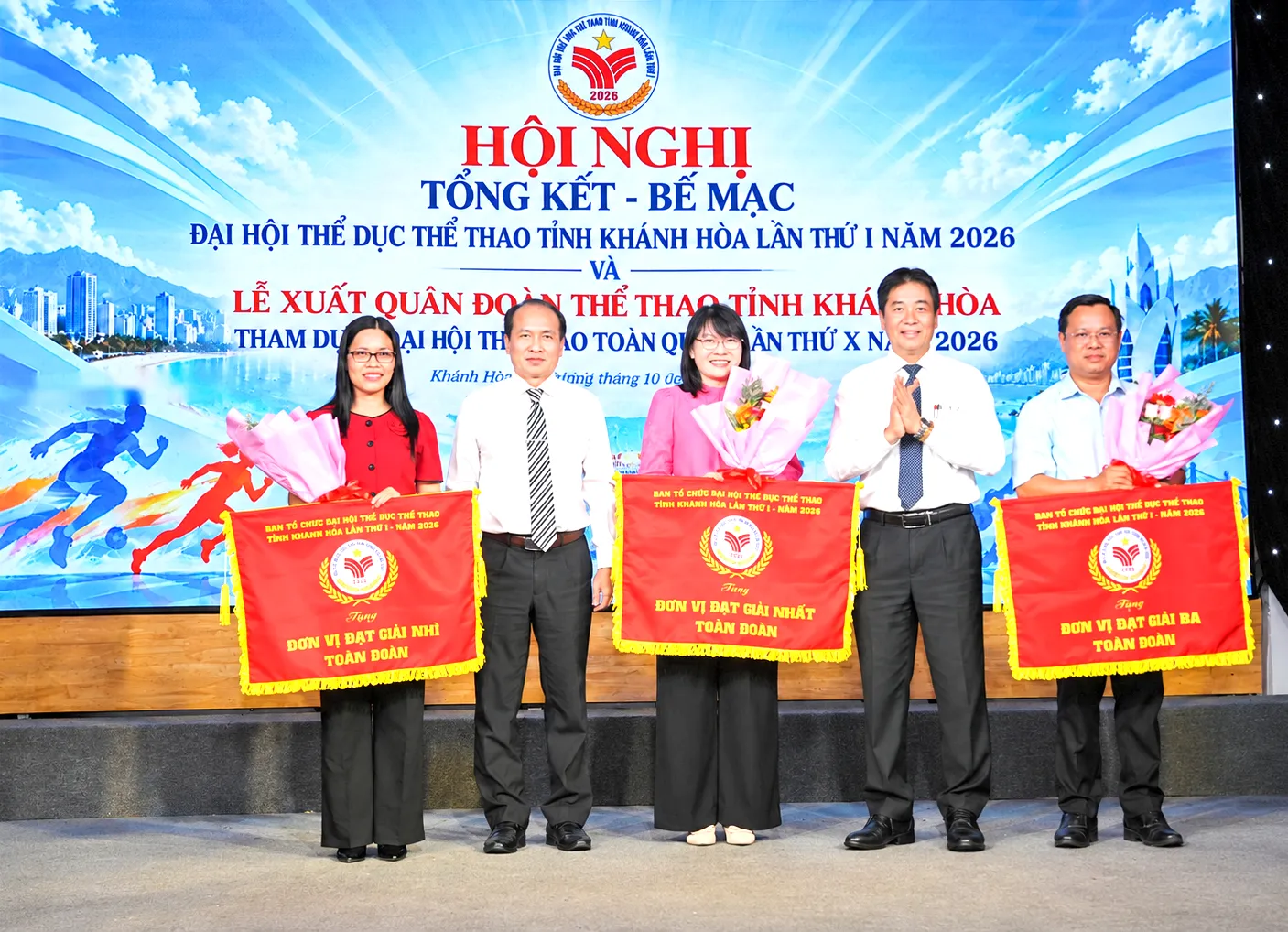 Khánh Hòa trao cờ xuất quân cho  đoàn thể thao tham dự Đại hội Thể thao toàn quốc