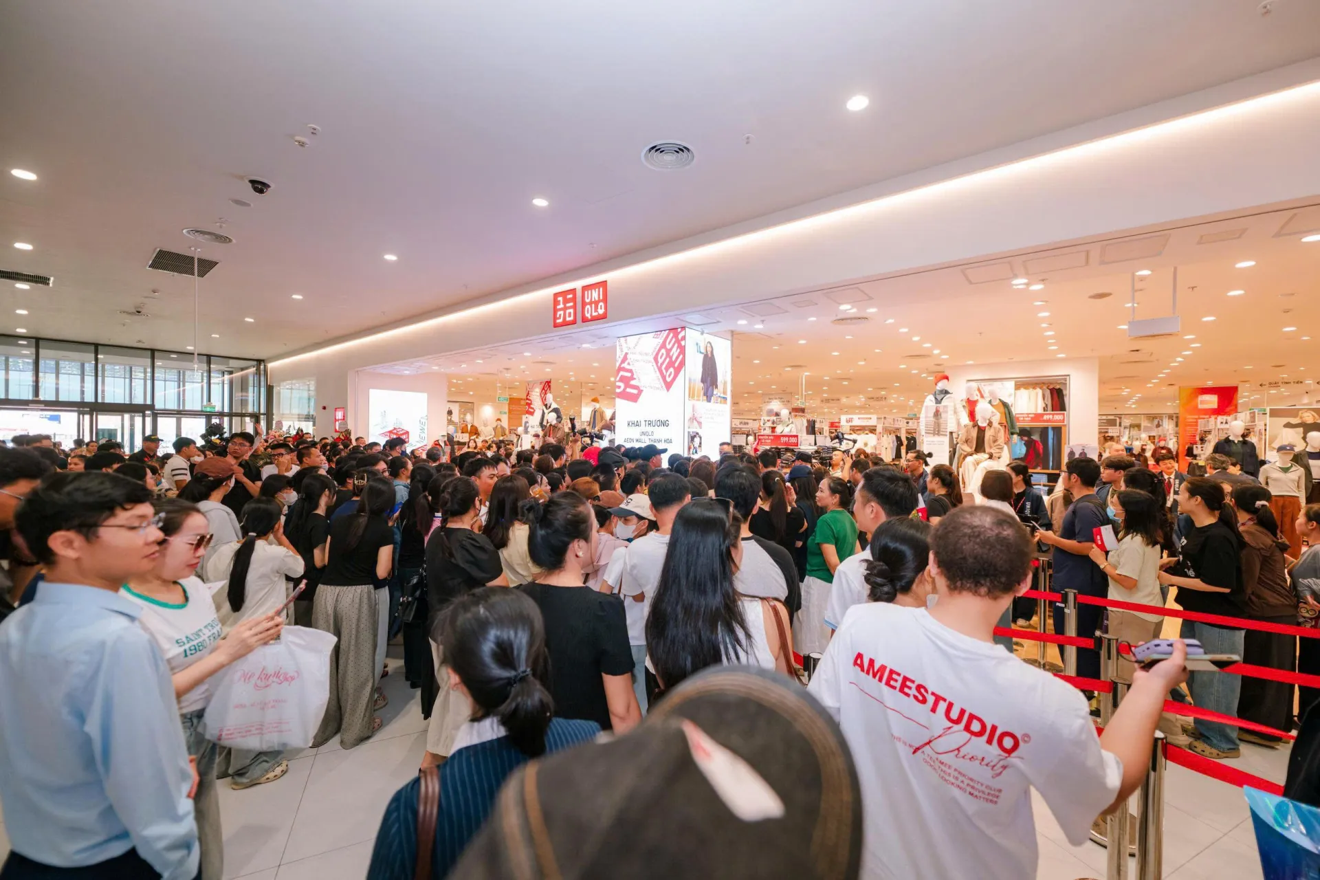 CỬA HÀNG UNIQLO ĐẦU TIÊN TẠI THANH HÓA CHÍNH THỨC MỞ CỬA