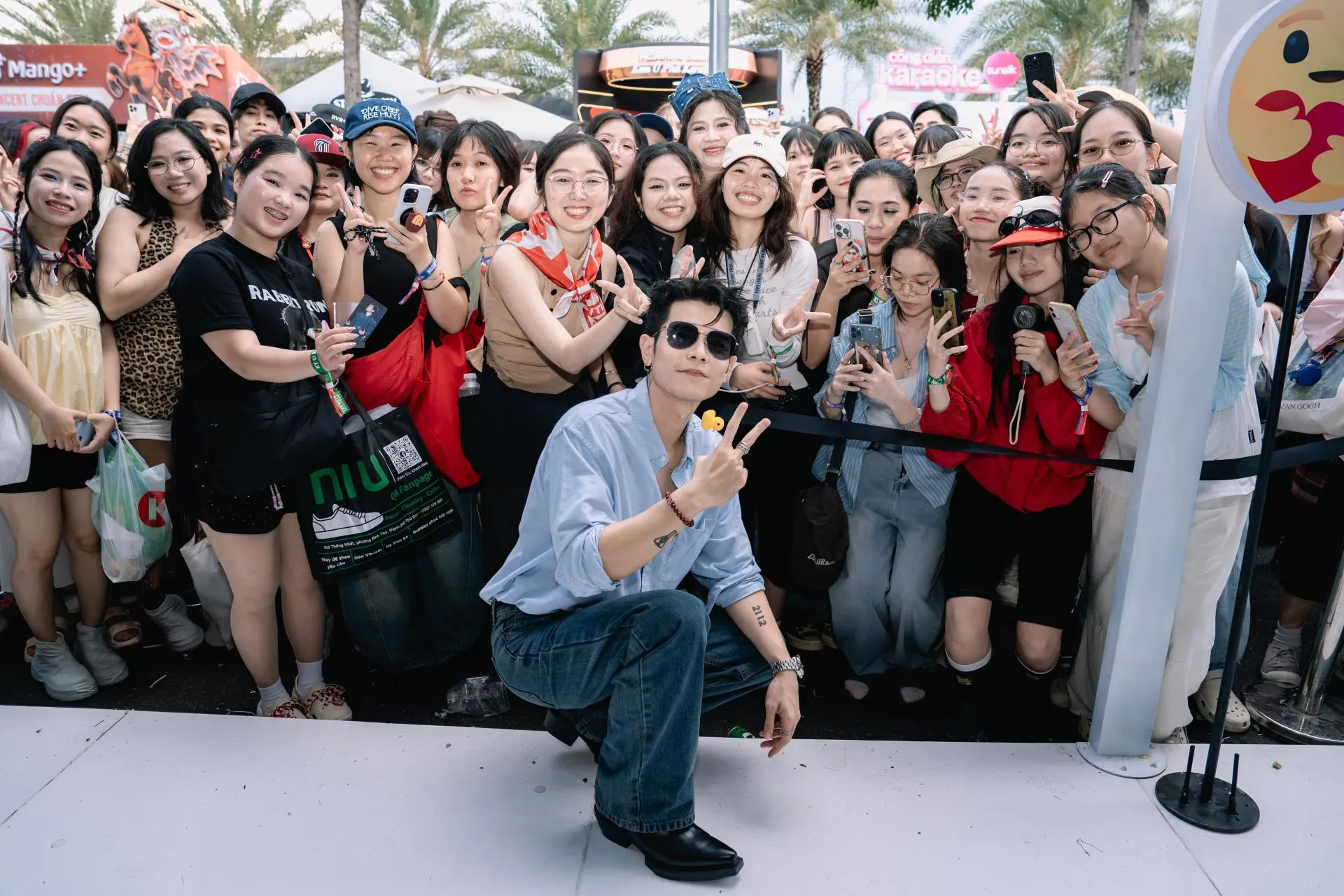 Khi fan sẵn sàng chi tiền vì thần tượng: Cơ hội vàng hay phép thử với thương hiệu?