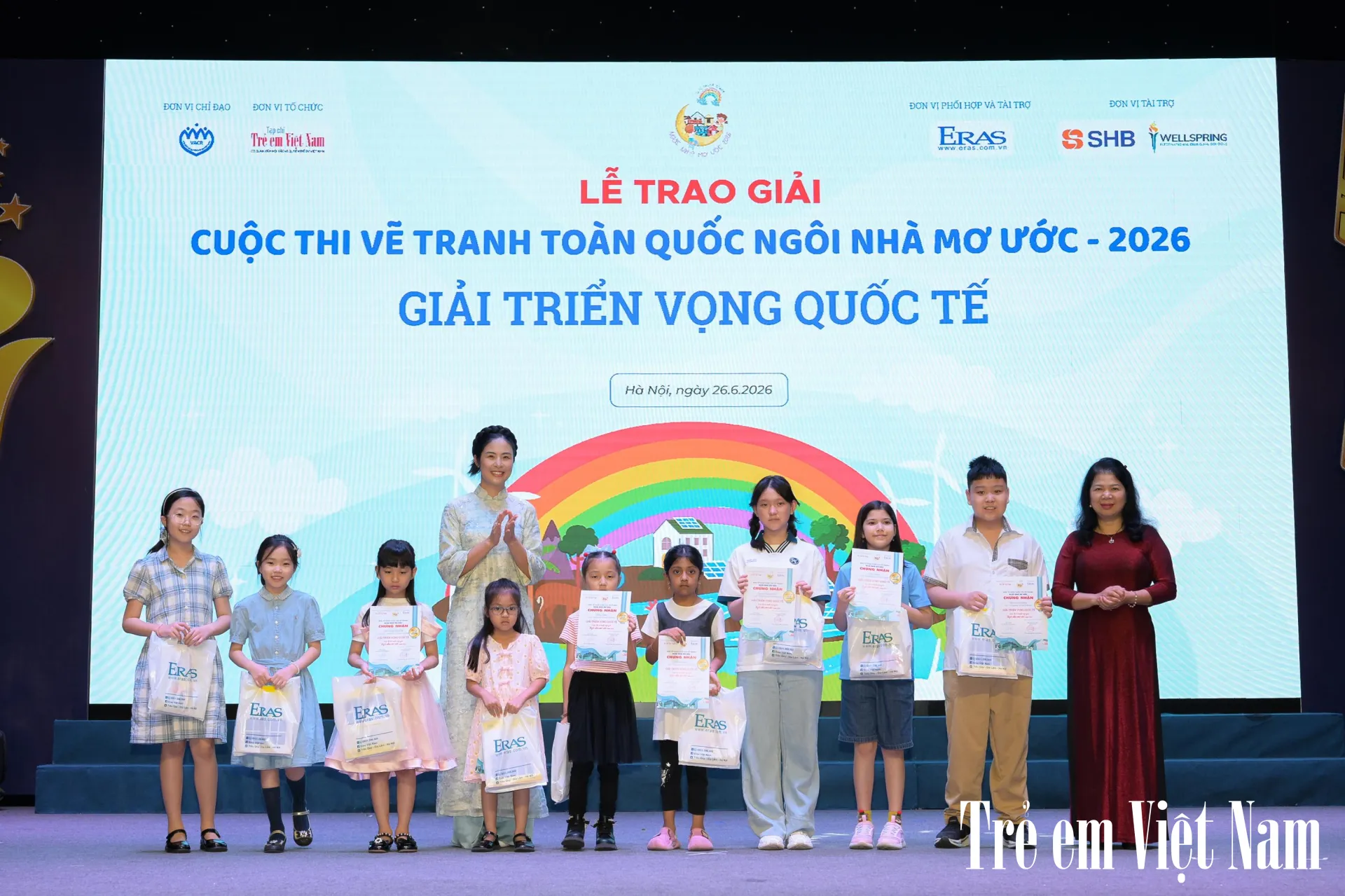 Học sinh quốc tế mang những 'ngôi nhà mơ ước' đầy sắc màu đến Việt Nam