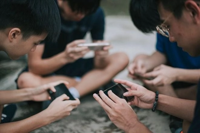 Mạng xã hội đang ảnh hưởng thế nào đến sự phát triển của trẻ em?