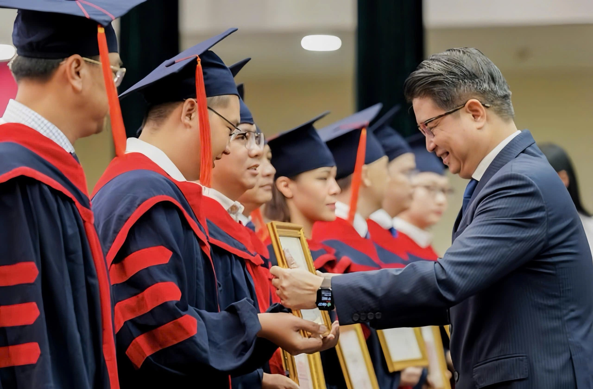 Công nhận văn bằng nước ngoài: Nộp hồ sơ trực tuyến, giảm 15 ngày chờ xác minh